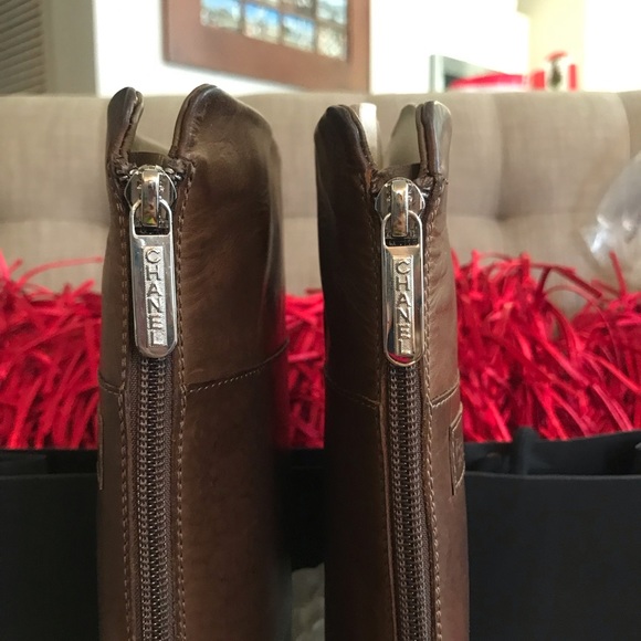 Chanel Knee High Boots Zip up Logo Brown Leather - Picture 5 of 16